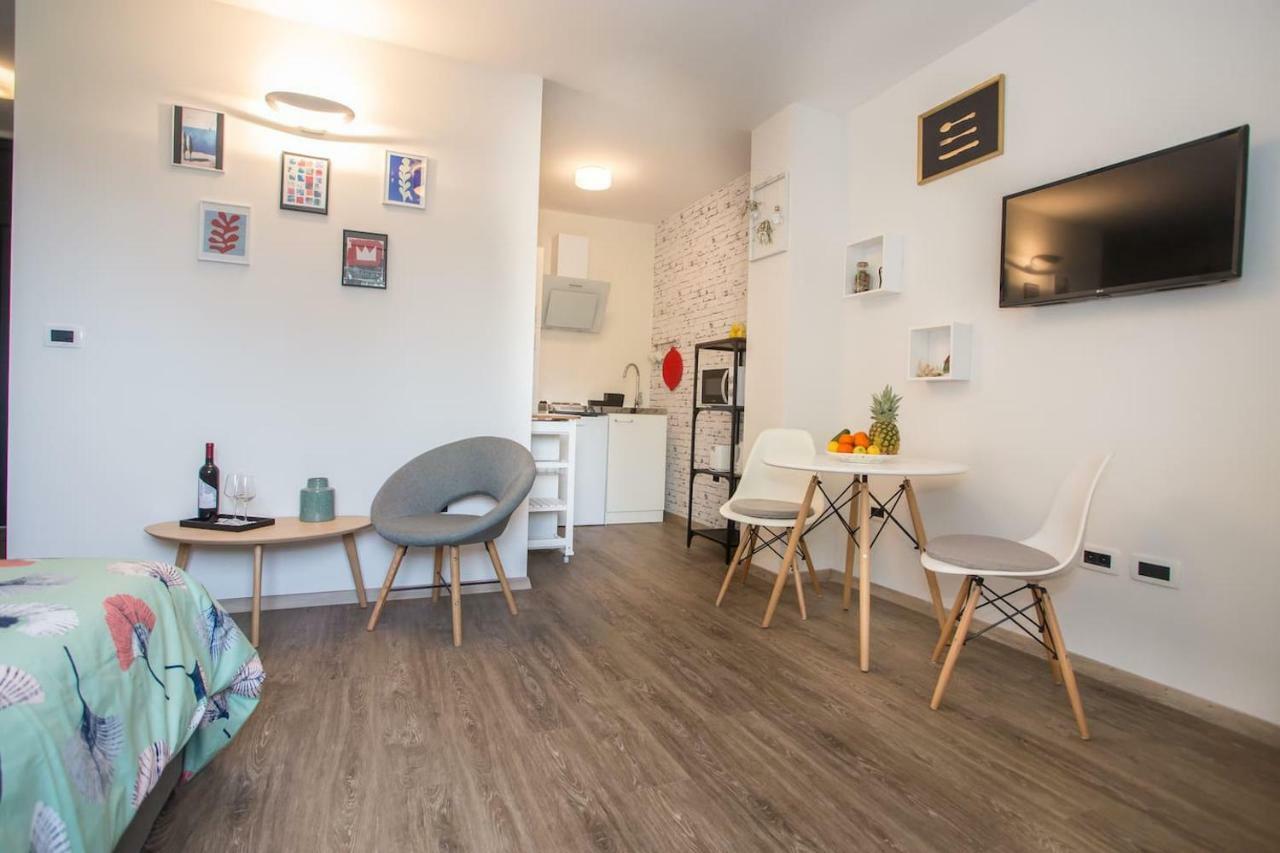Caprice Studio Apartment Poreč Buitenkant foto