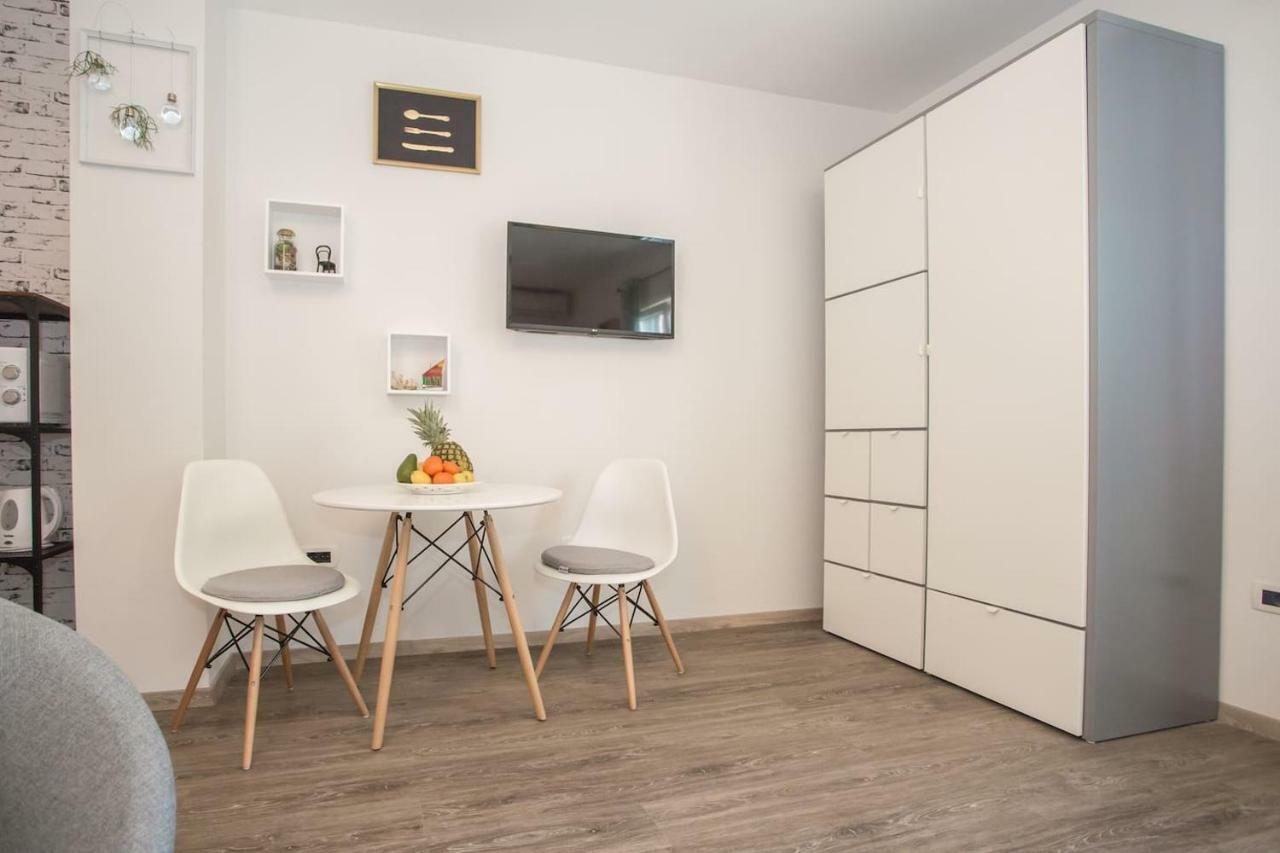 Caprice Studio Apartment Poreč Buitenkant foto
