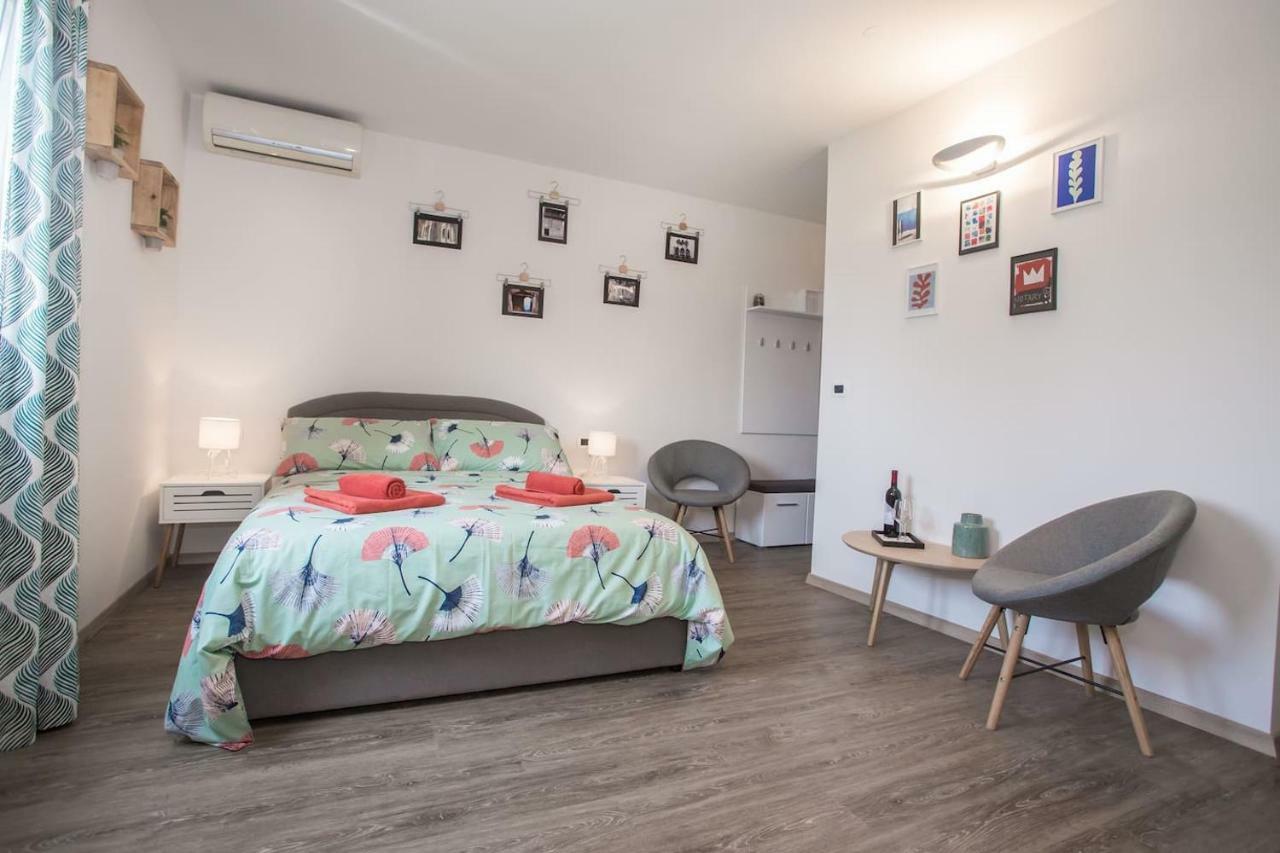 Caprice Studio Apartment Poreč Buitenkant foto